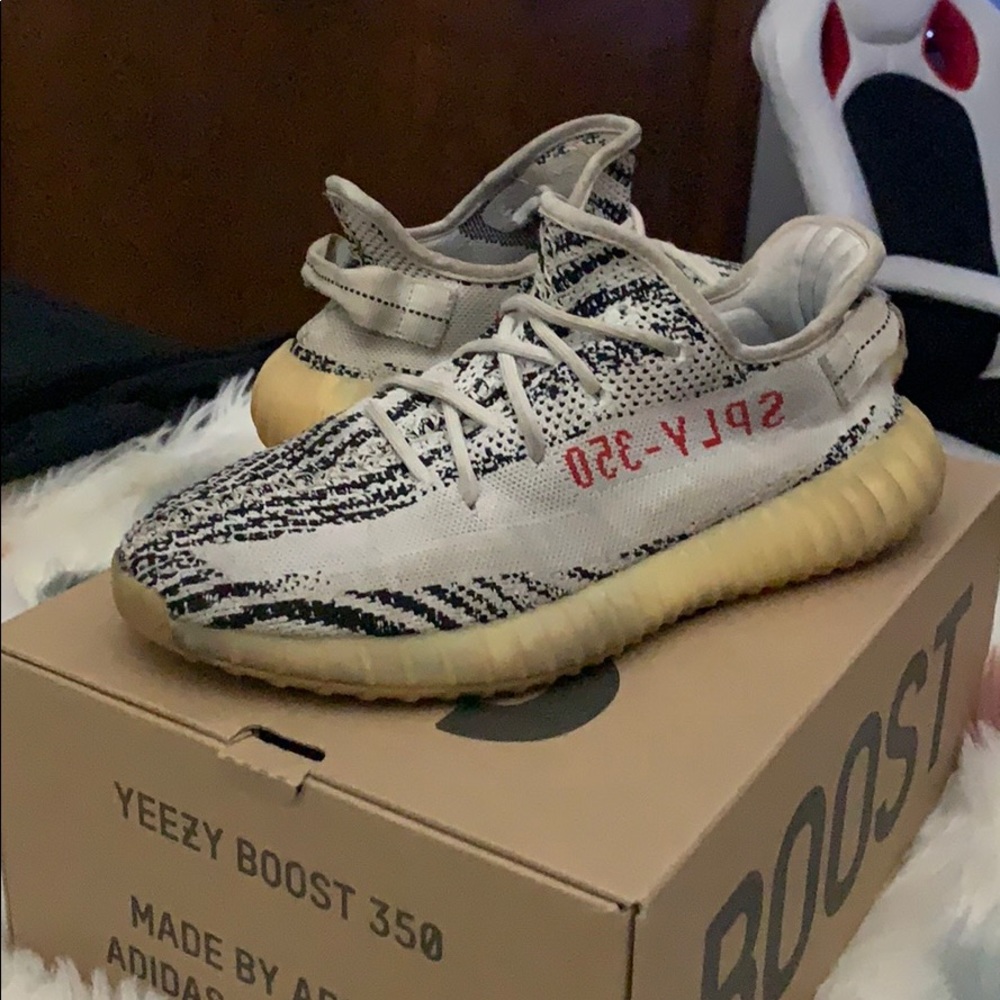 Yeezy v2 zebra